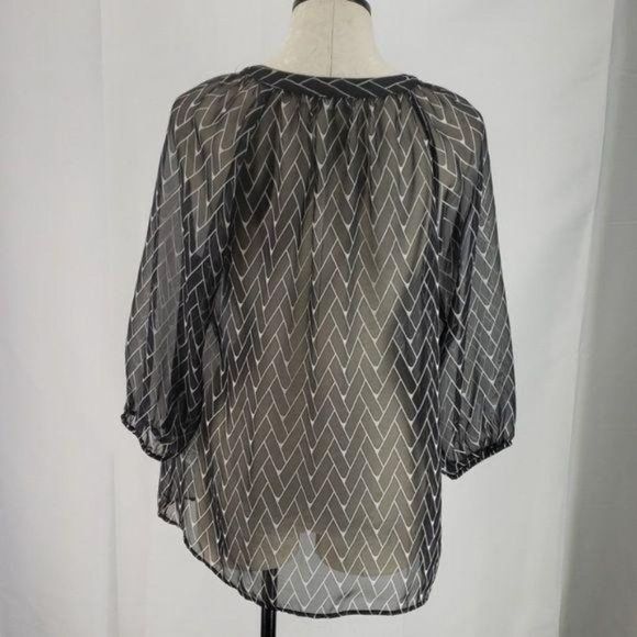 Anthropologie Zoa New York  Black‎ & White Geometric Chevron Sheer Blouse Medium - Picture 5 of 8